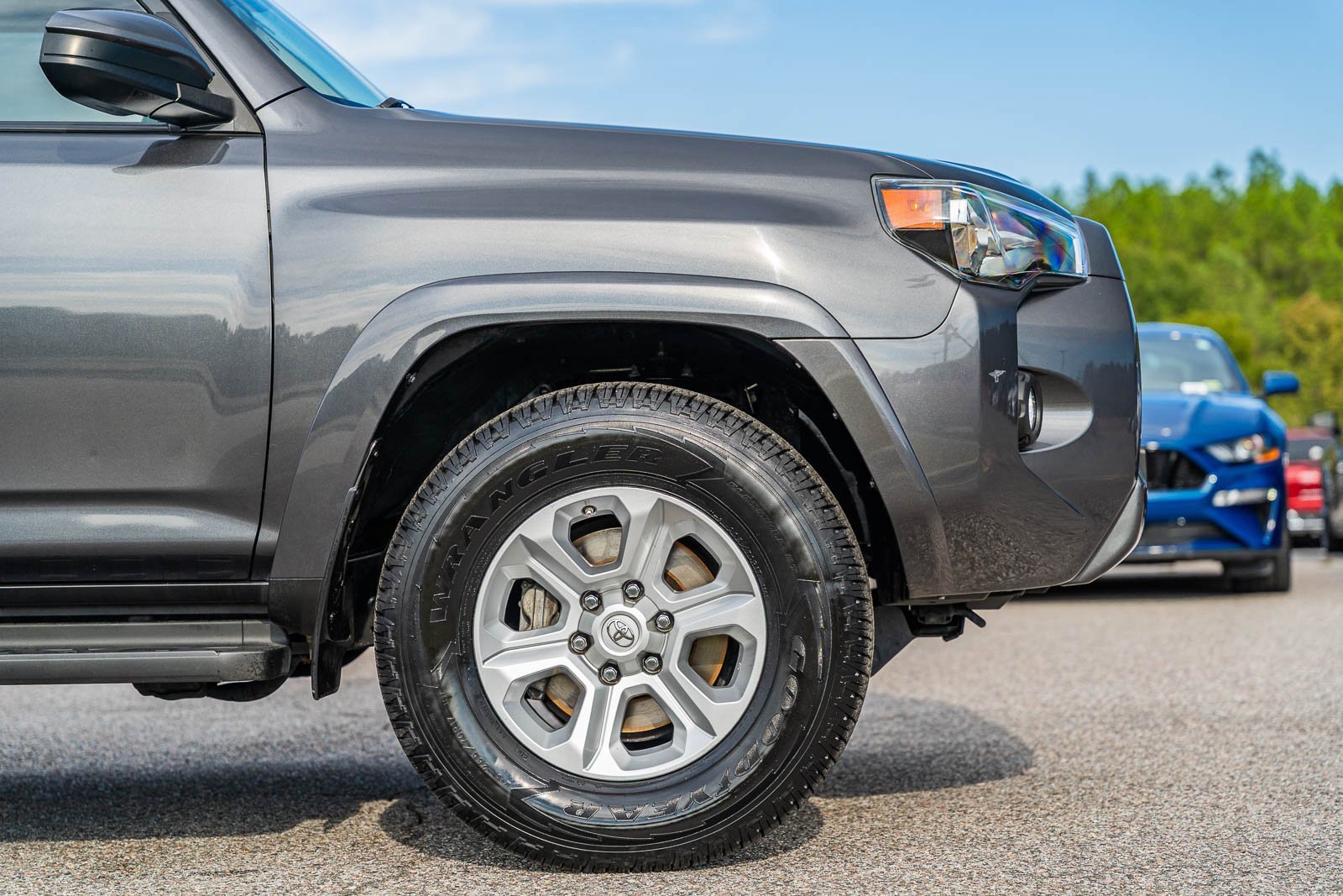 Used 2020 Toyota 4Runner SR5 image 12