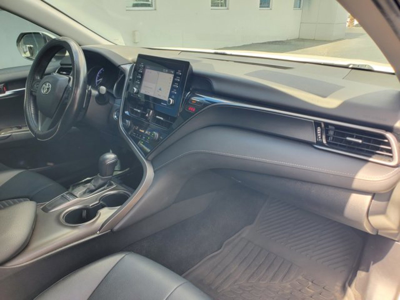 Used 2022 Toyota Camry SE w/ Convenience Package image 33