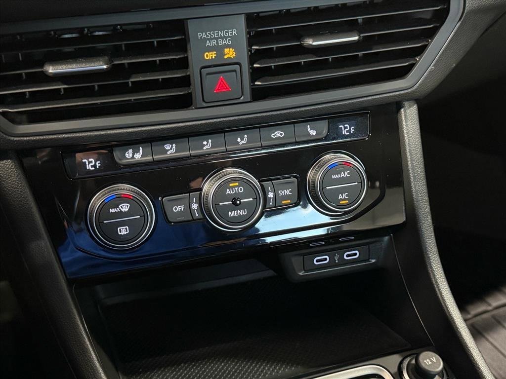 Used 2020 Volkswagen Jetta R-Line w/ R-Line Cold Weather Package image 20