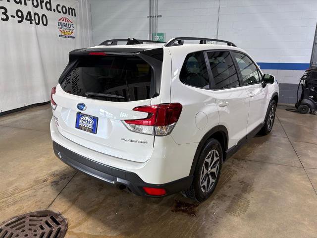 Used 2024 Subaru Forester Premium AWD/4WD image 6