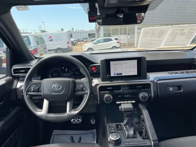 Used 2025 Toyota Tacoma TRD Sport AWD/4WD image 24