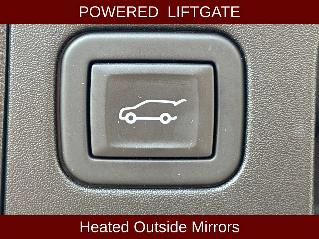 Used 2023 Cadillac XT4 Luxury w/ Cold Weather Package FWD image 27