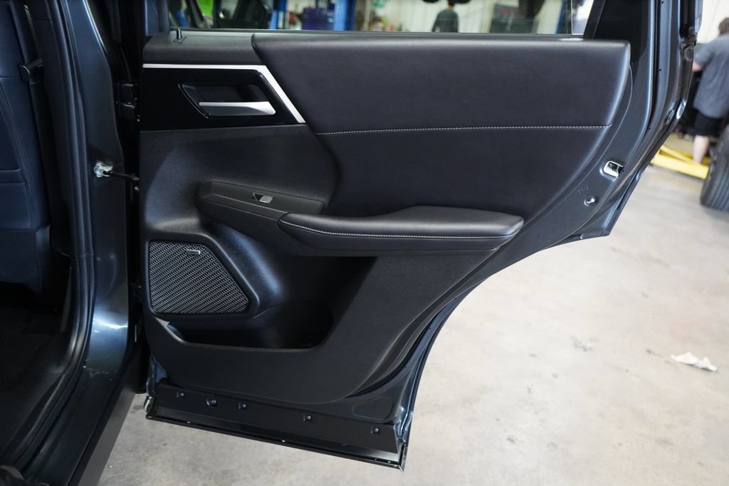 Used 2025 Mitsubishi Outlander SE FWD image 23