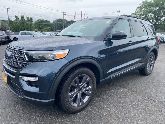 Certified 2023 Ford Explorer XLT w/ Equipment Group 202A AWD/4WD image 3