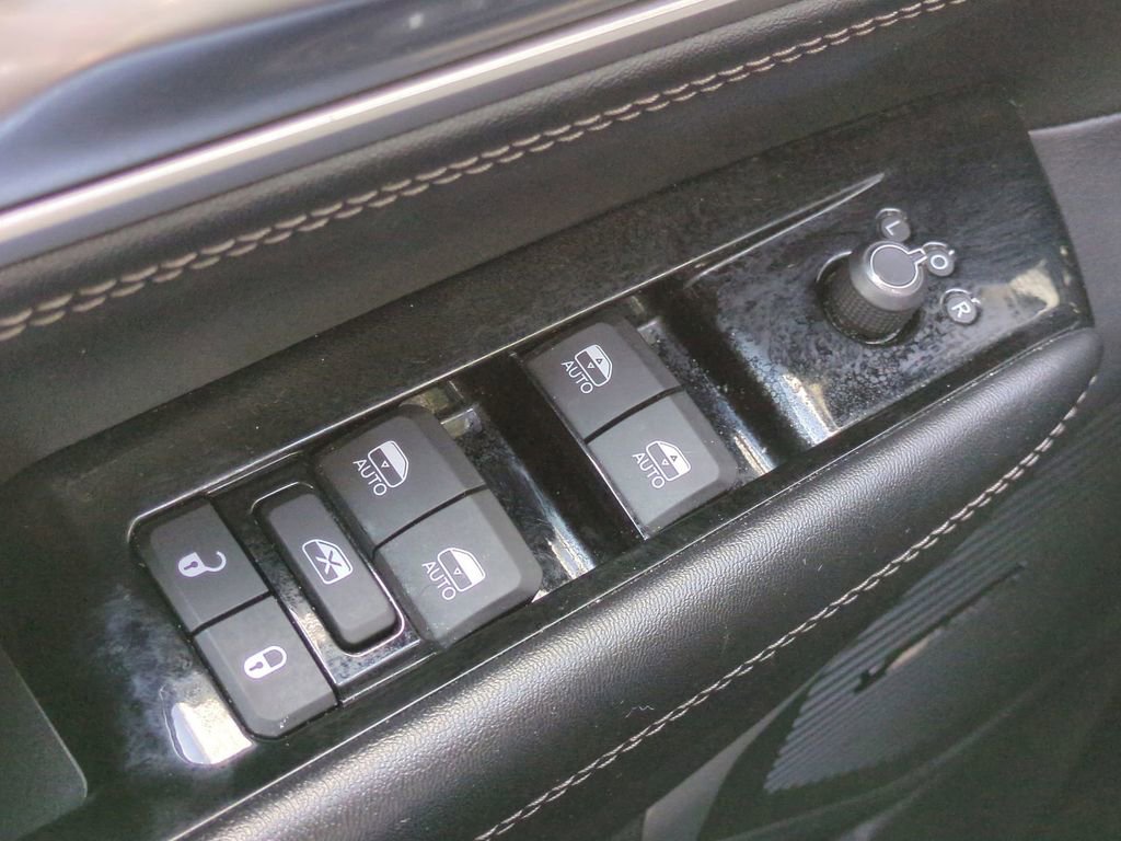 Used 2024 Jeep Wagoneer L Series II w/ Flexible Seating Group image 22