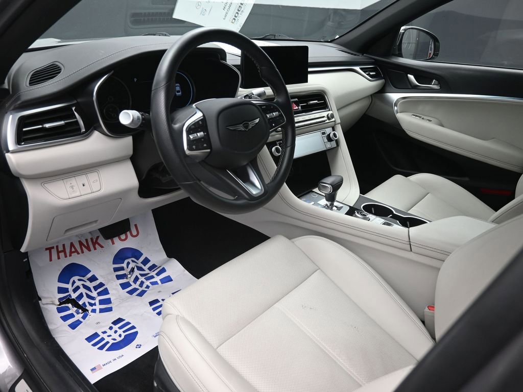 Used 2025 Genesis G70 2.5T image 23