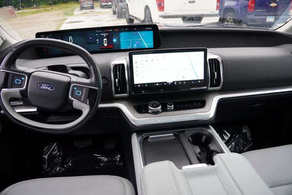 Certified 2025 Ford Expedition Platinum AWD/4WD image 20
