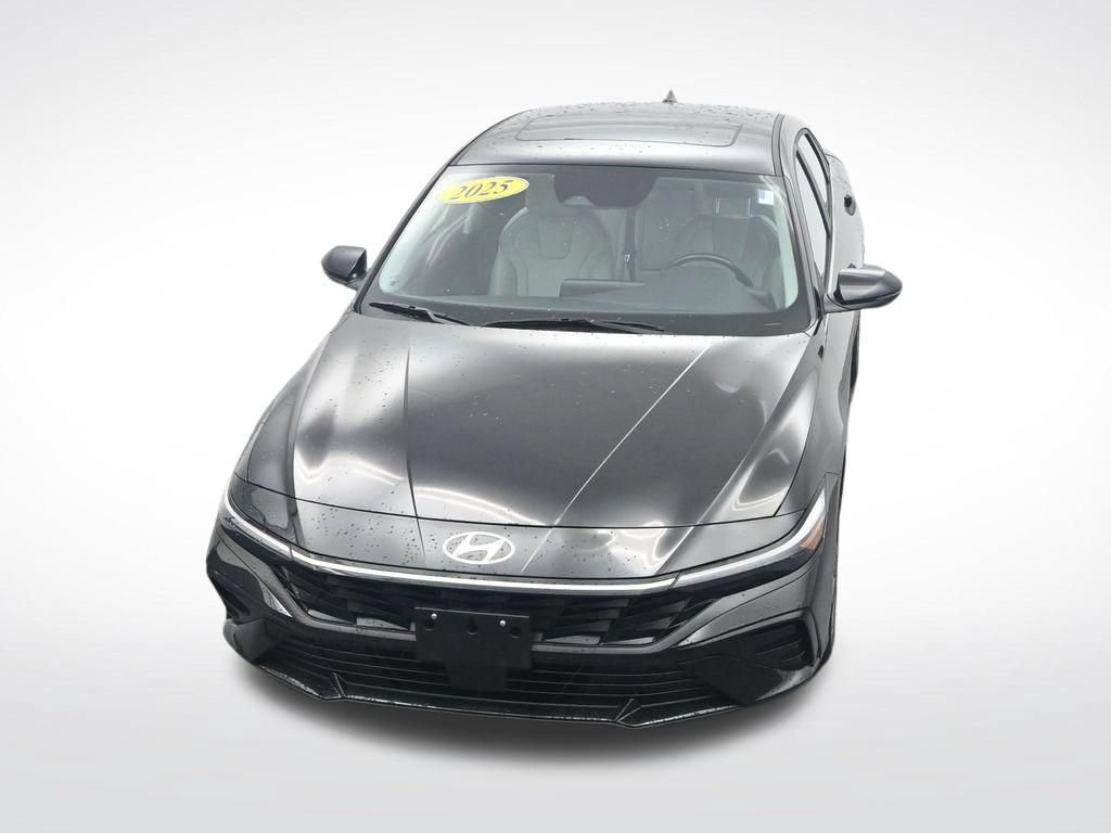 Used 2025 Hyundai Elantra Limited FWD image 30