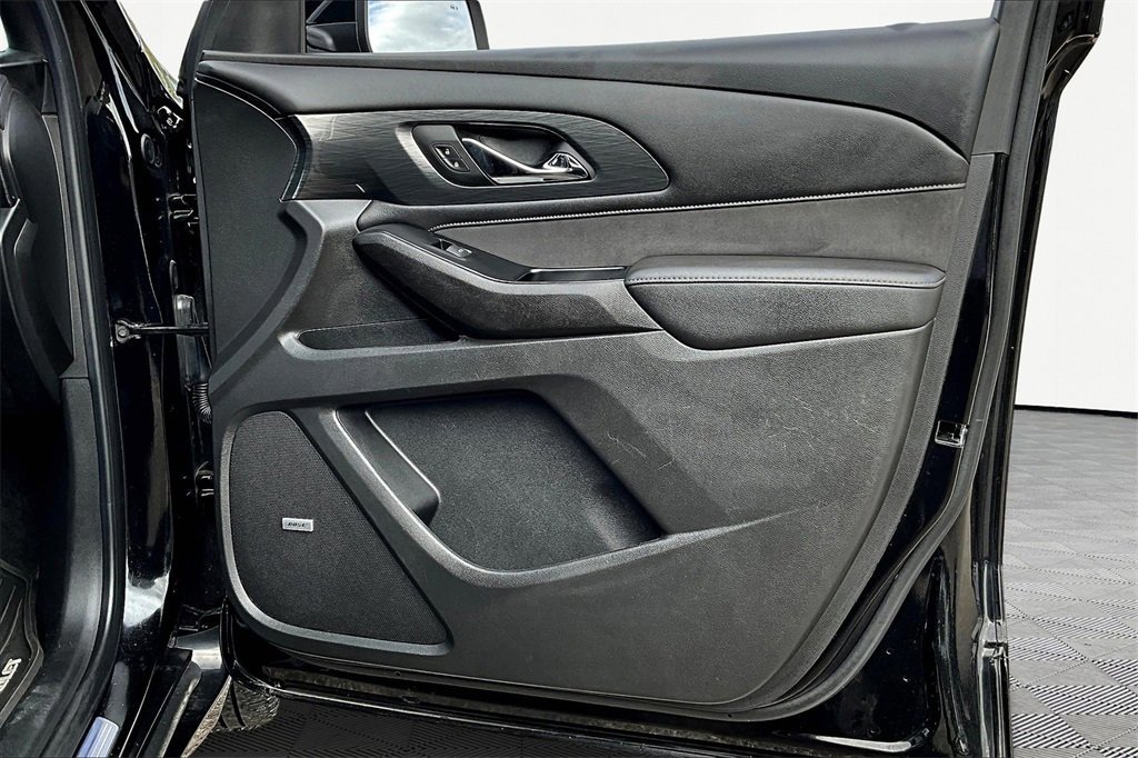 Used 2023 Chevrolet Traverse High Country image 24