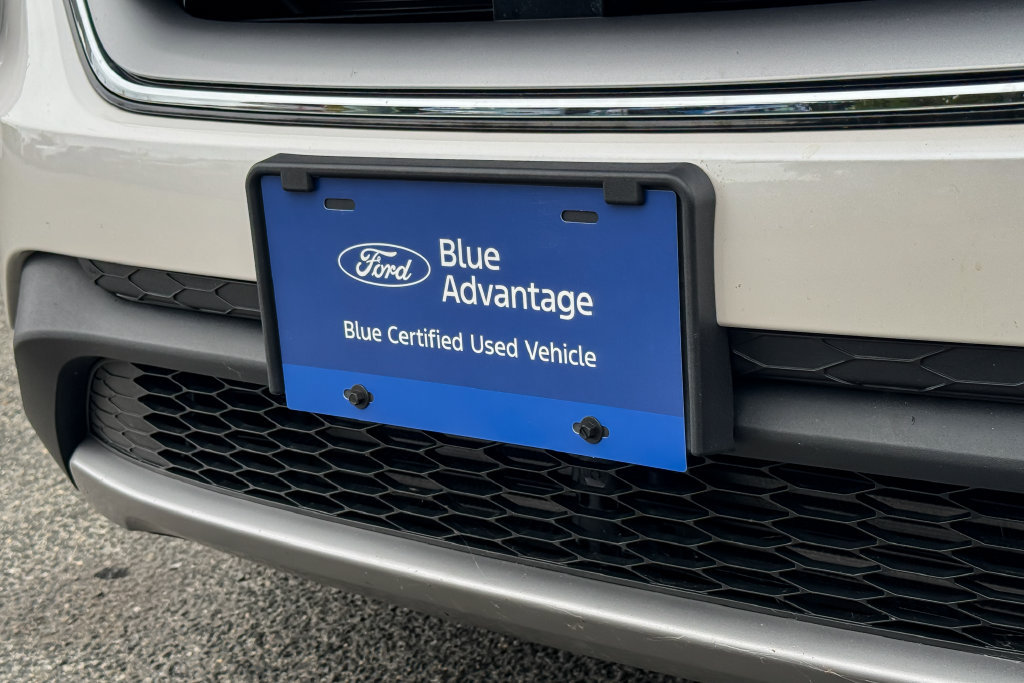Certified 2018 Ford Edge SEL w/ Equipment Group 201A AWD/4WD image 9