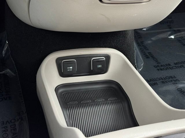 Used 2019 Chrysler Pacifica Touring Plus FWD image 21