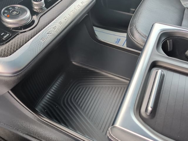 Certified 2025 Ford Expedition Max Platinum w/ Stealth Performance Package AWD/4WD image 32