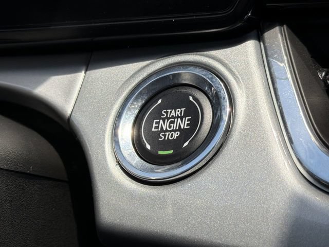 Used 2025 Chevrolet Trax LT FWD image 18
