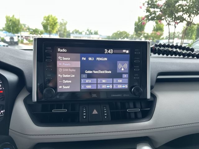 Used 2020 Toyota RAV4 XLE Premium AWD/4WD image 17