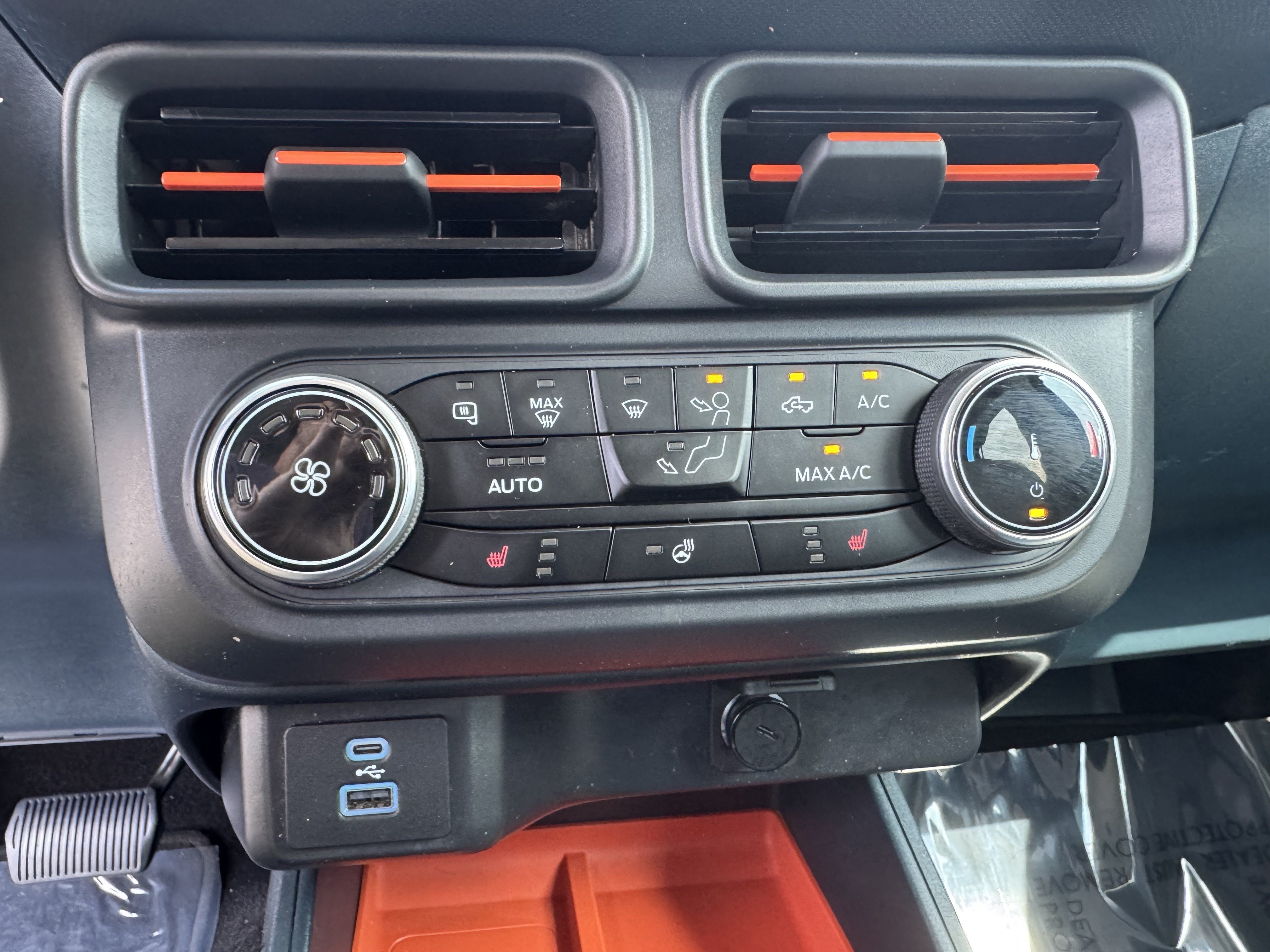 Certified 2024 Ford Maverick XLT w/ XLT Luxury Package FWD image 29