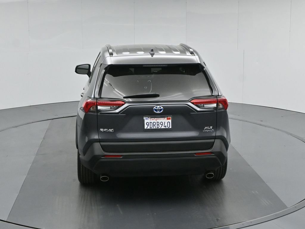 Used 2022 Toyota RAV4 XLE Premium image 14