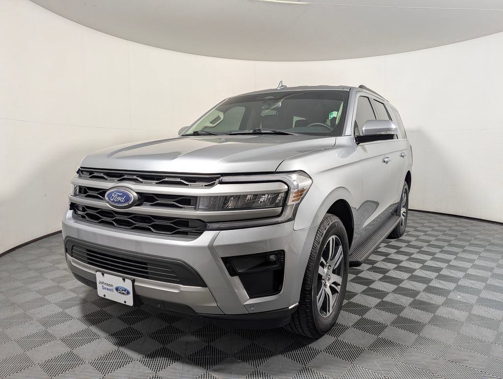 Certified 2024 Ford Expedition XLT RWD image 4