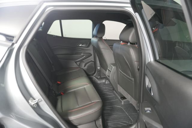 Used 2025 Chevrolet Trax RS w/ Driver Confidence Package FWD image 24
