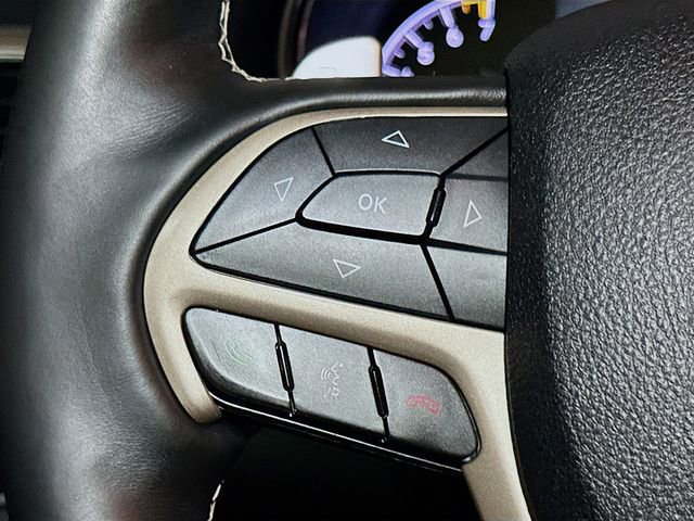 Used 2017 Jeep Grand Cherokee Limited image 38