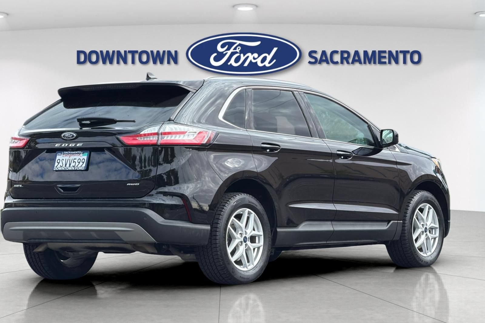 Certified 2022 Ford Edge SEL w/ Convenience Package AWD/4WD image 3