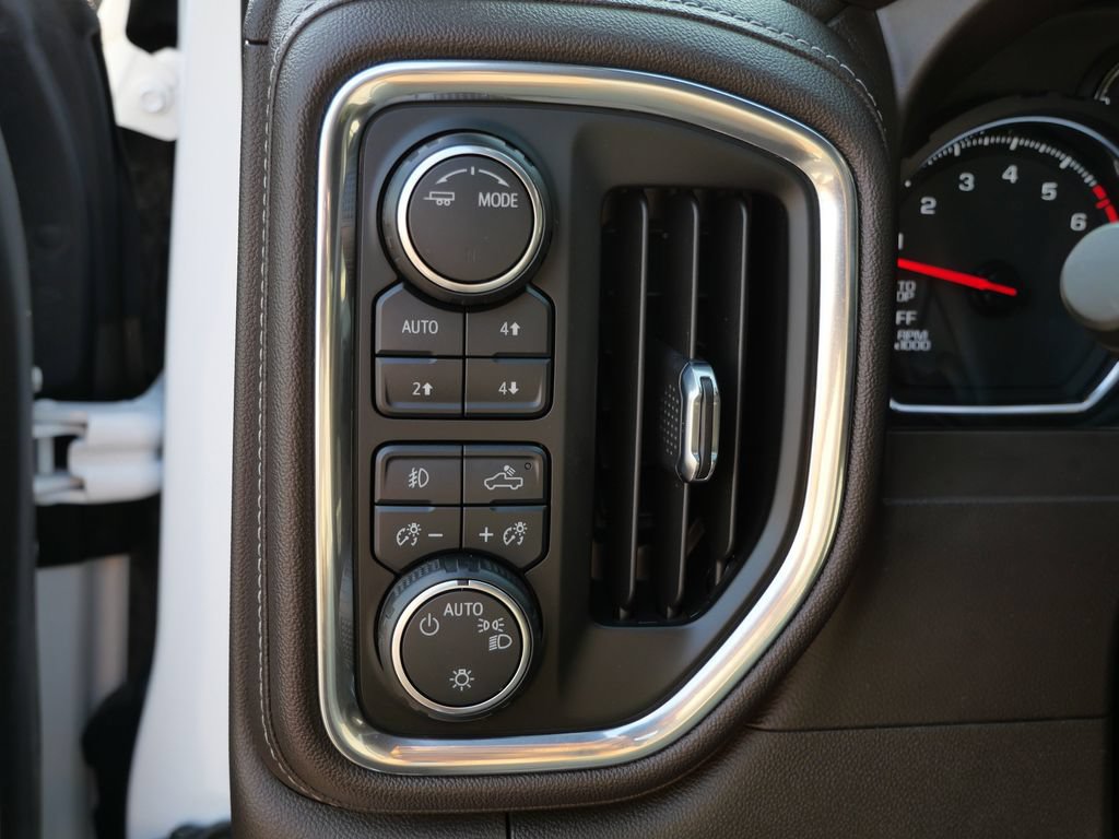 Used 2020 Chevrolet Silverado 1500 RST AWD/4WD image 23