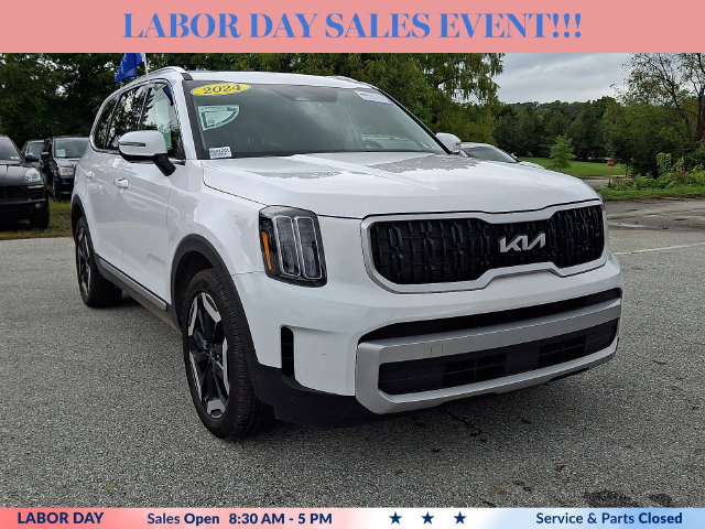 Used 2024 Kia Telluride EX w/ EX Captain's Chair Package FWD image 2