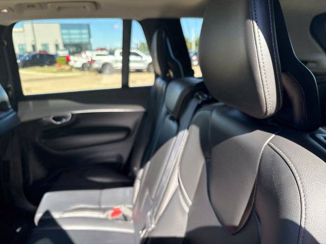 Used 2024 Volvo XC90 B5 Core AWD/4WD image 12
