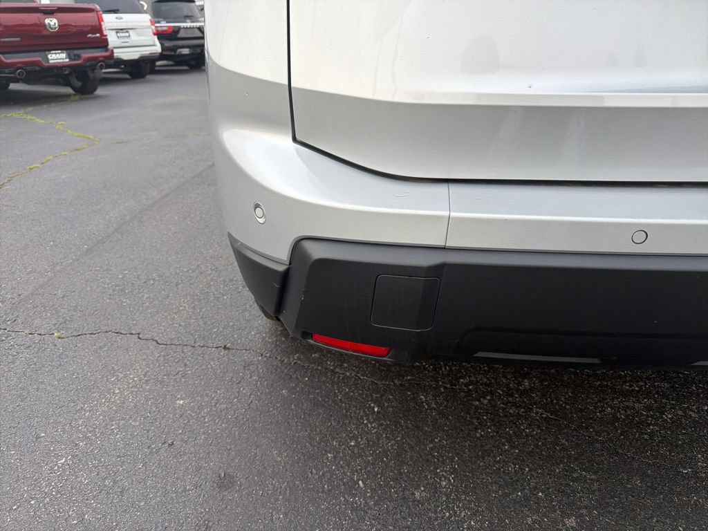 Used 2024 Nissan Rogue S FWD image 9