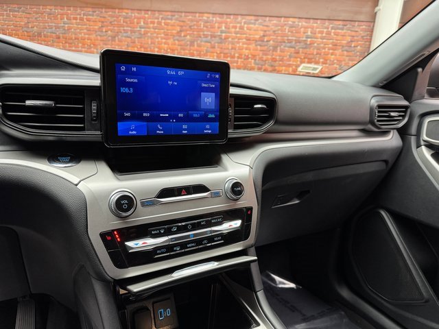 Certified 2022 Ford Explorer XLT image 17