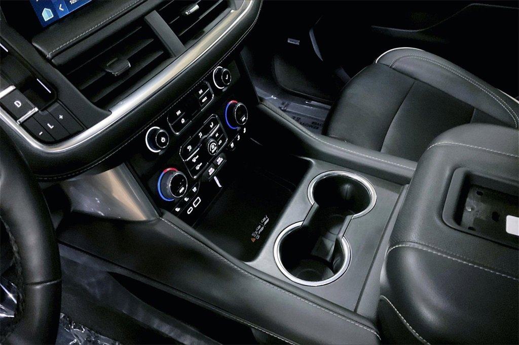 Used 2023 Chevrolet Suburban Premier image 16