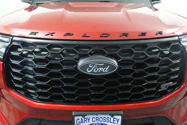 Certified 2025 Ford Explorer ST image 9