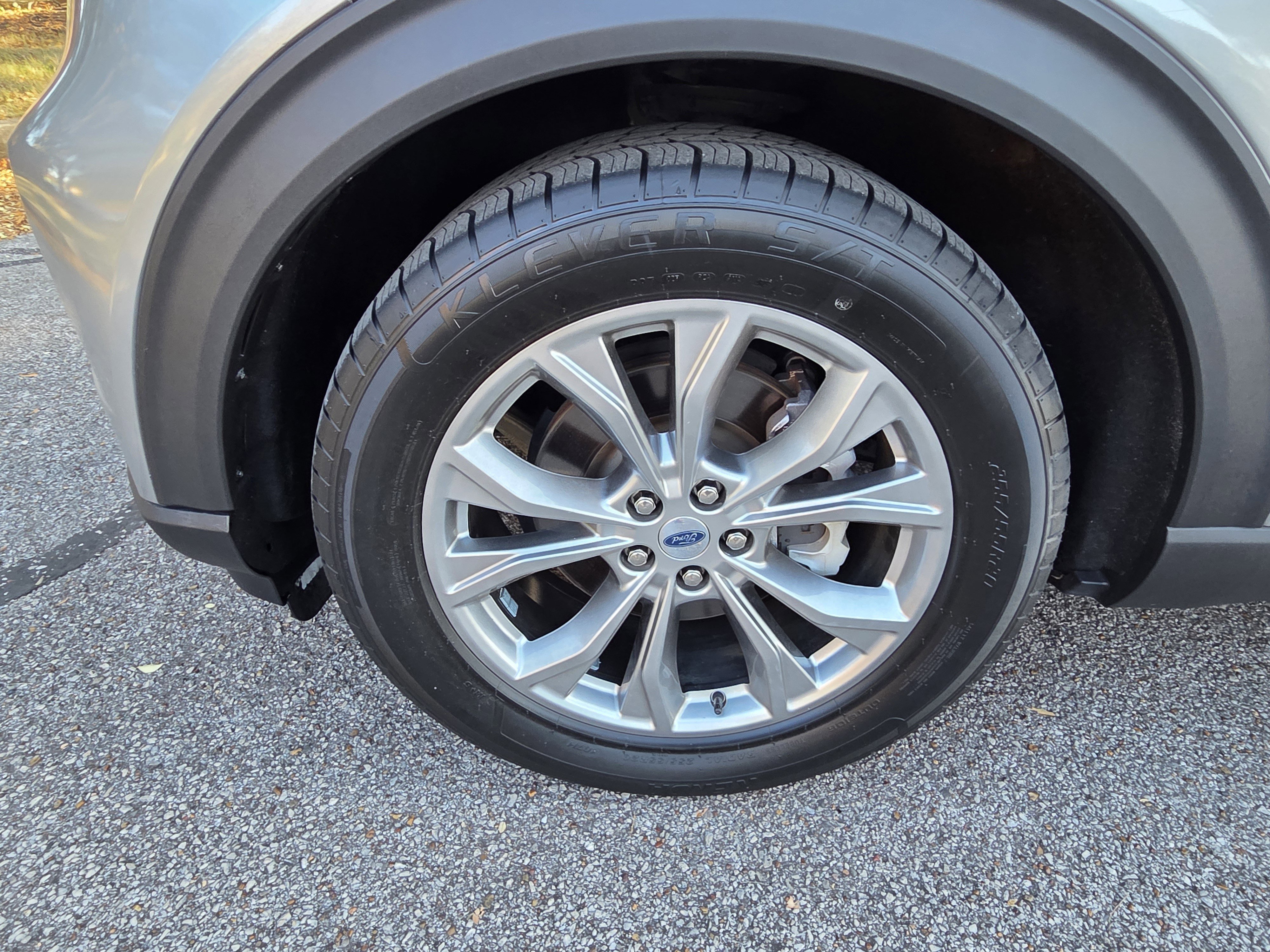 Certified 2021 Ford Explorer Limited w/ Equipment Group 301A image 9