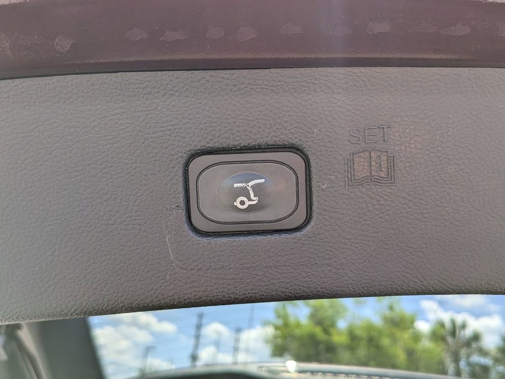 Certified 2021 Ford Edge Titanium FWD image 14