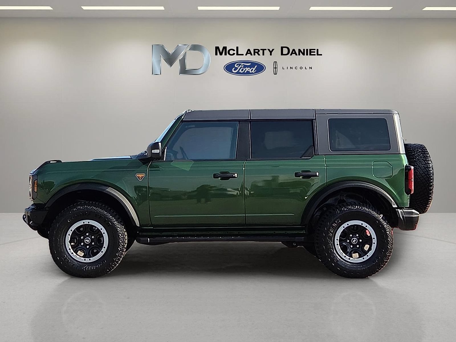 Certified 2024 Ford Bronco Badlands AWD/4WD image 3