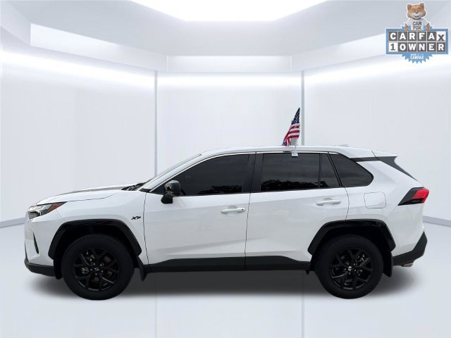 Used 2025 Toyota RAV4 LE FWD image 5
