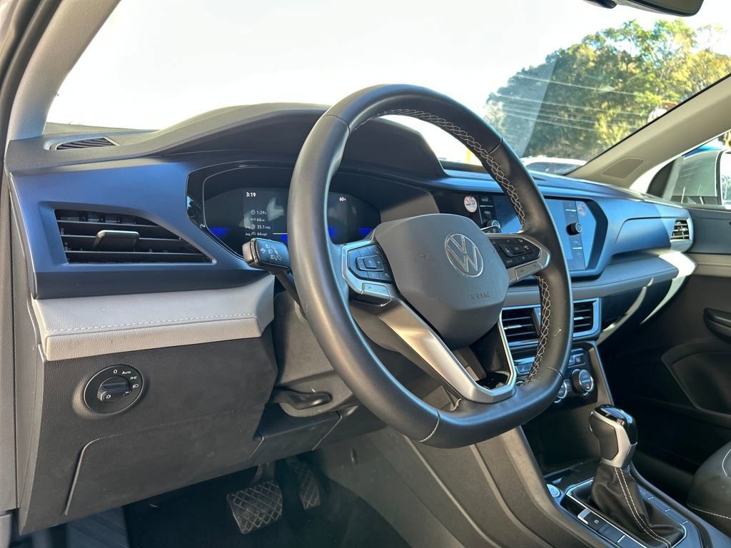 Used 2024 Volkswagen Taos SE image 8