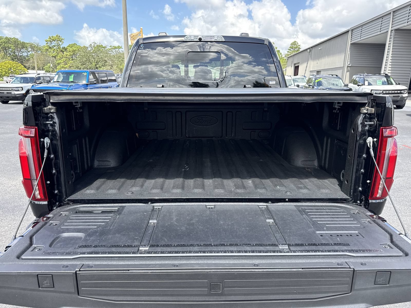 Certified 2025 Ford F150 Raptor AWD/4WD image 14