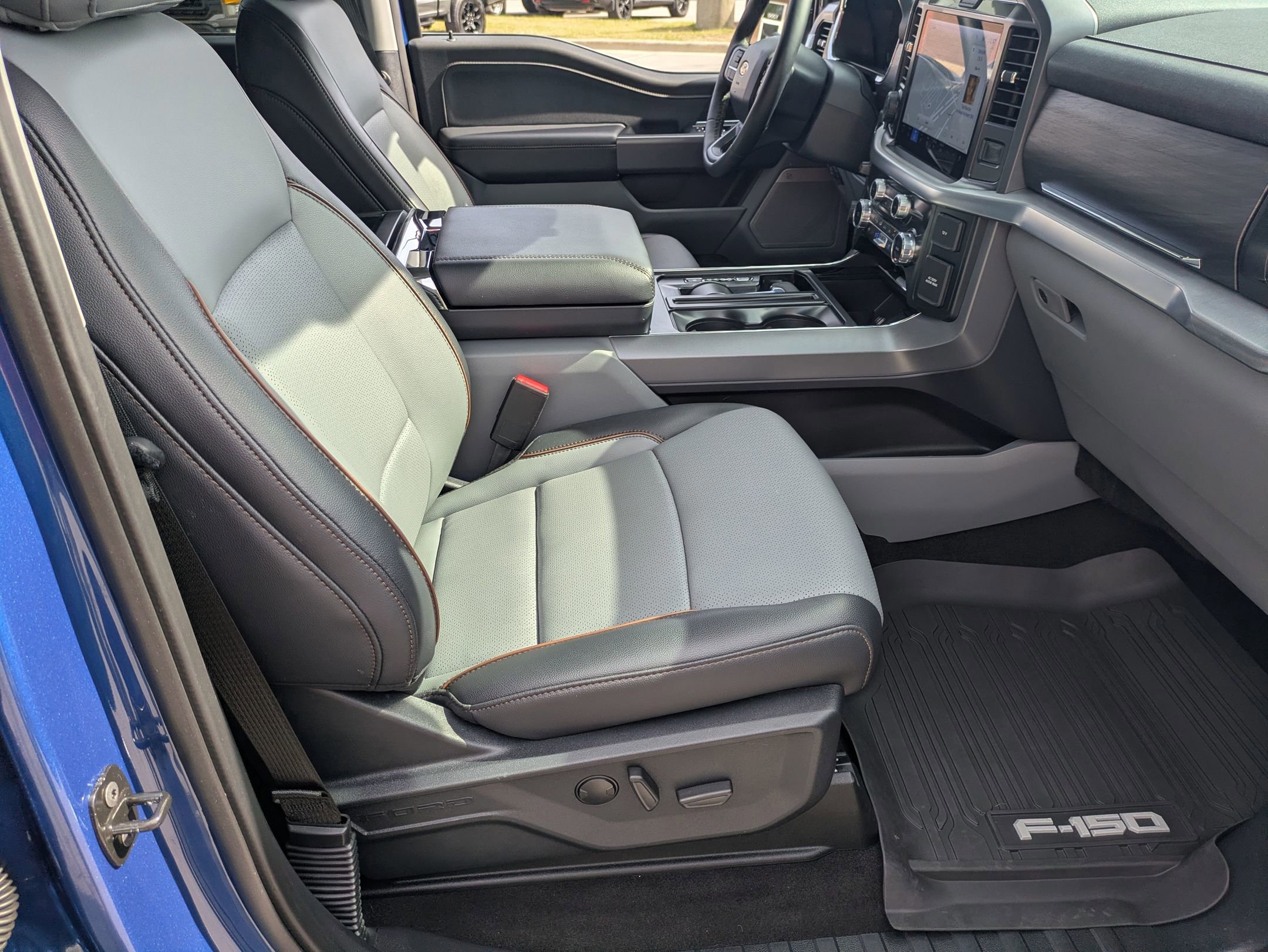 Certified 2025 Ford F150 Lariat w/ Equipment Group 501A Mid image 43