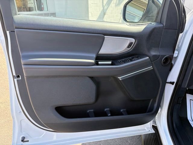 Certified 2025 Ford Expedition Active AWD/4WD image 14