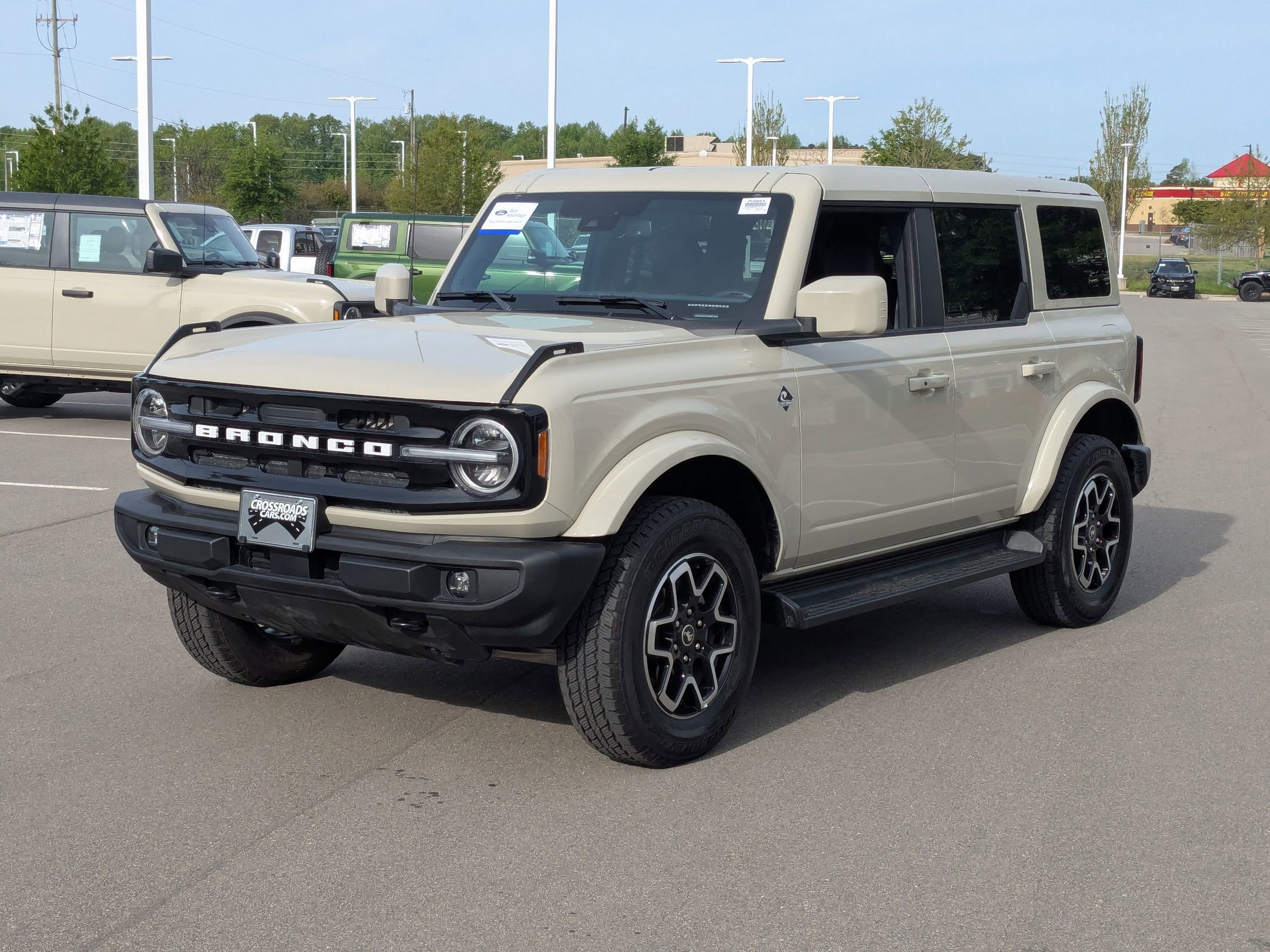 Certified 2025 Ford Bronco Outer Banks AWD/4WD image 8