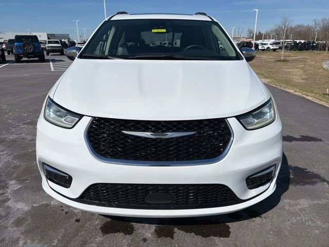 Used 2023 Chrysler Pacifica Limited image 6
