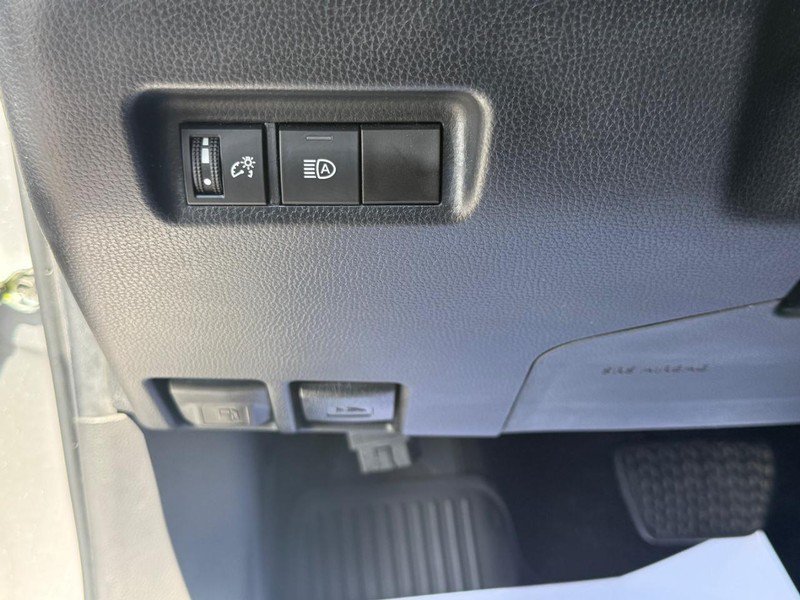 Used 2023 Toyota RAV4 LE AWD/4WD image 26