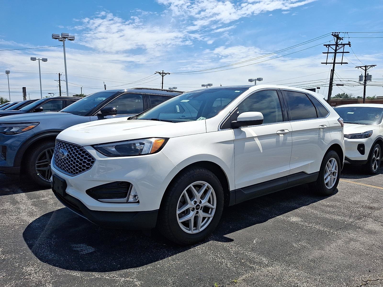 Certified 2023 Ford Edge SEL w/ Convenience Package AWD/4WD image 3