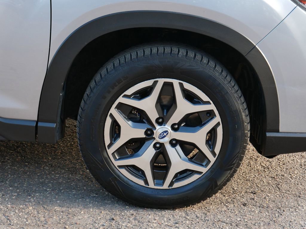 Used 2020 Subaru Forester Premium AWD/4WD image 7
