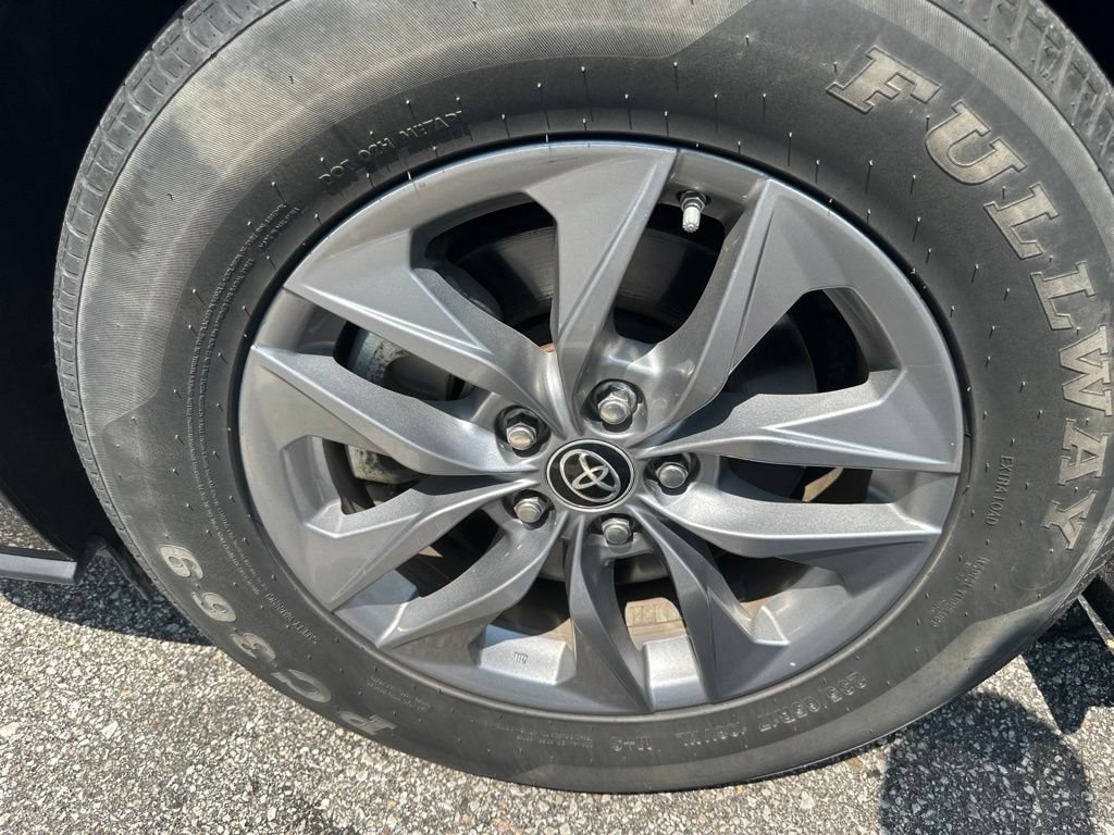 Used 2021 Toyota Sienna XLE w/ XLE Plus Package FWD image 47
