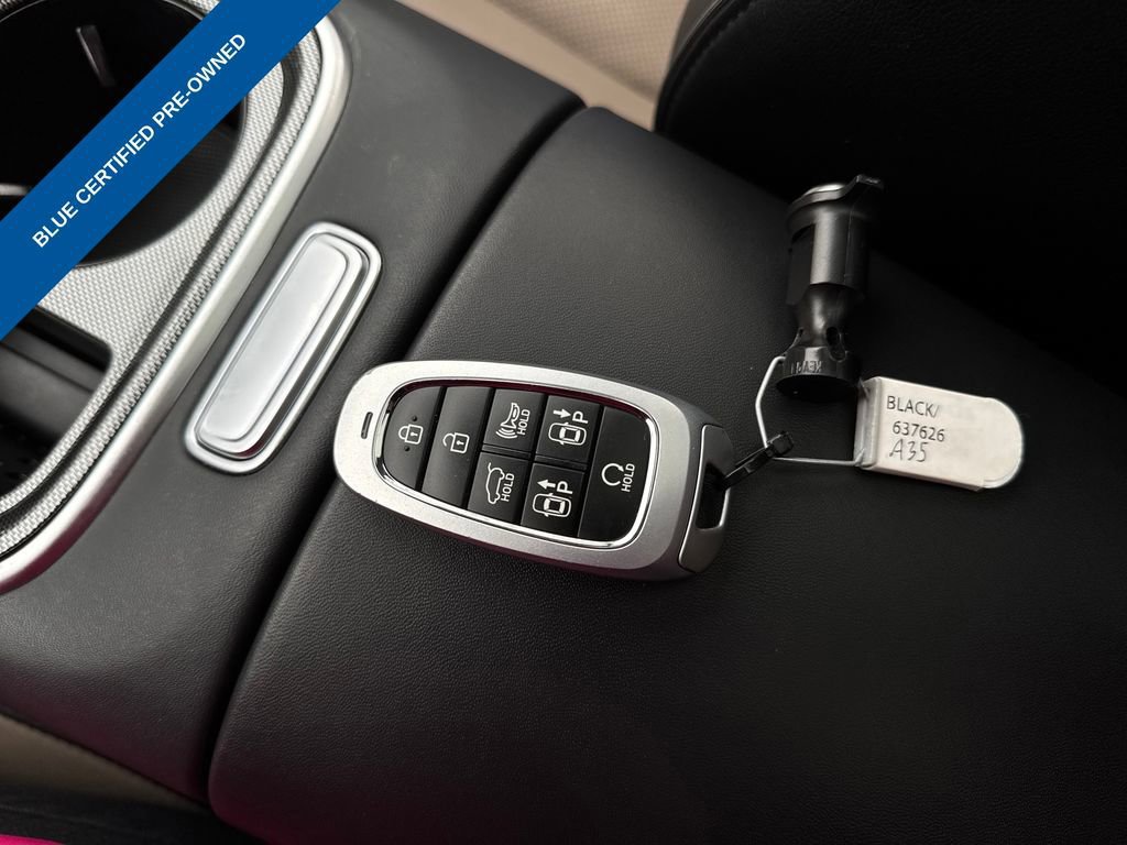 Used 2023 Hyundai Santa Fe Limited image 29