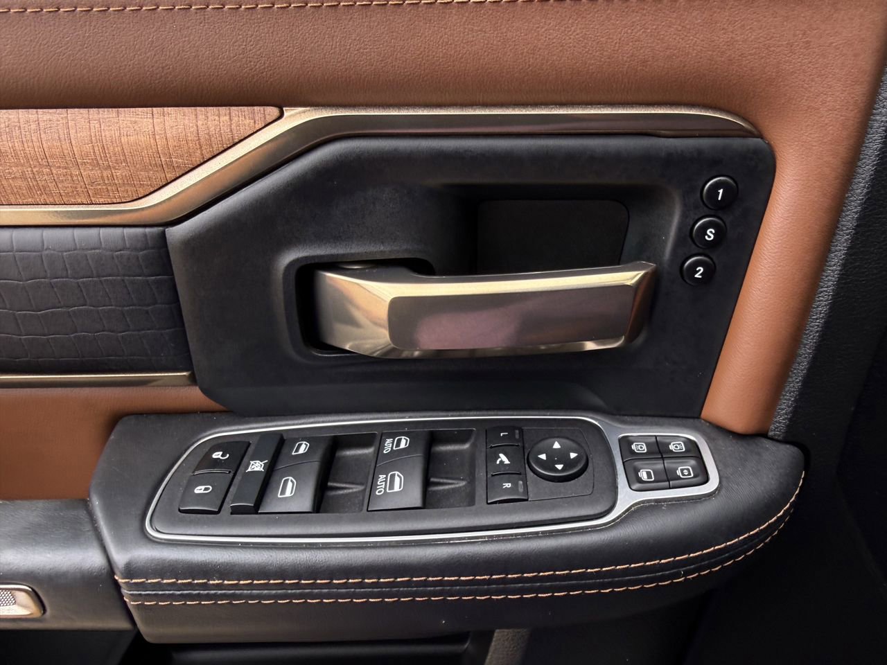 Used 2024 RAM 3500 Limited w/ Safety Group AWD/4WD image 23