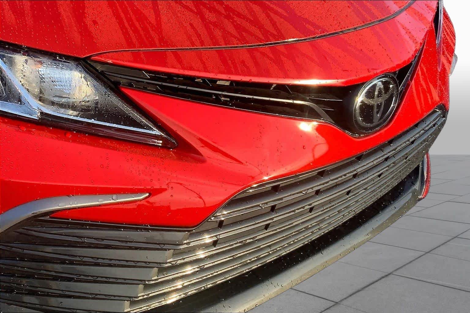Used 2024 Toyota Camry LE FWD image 28