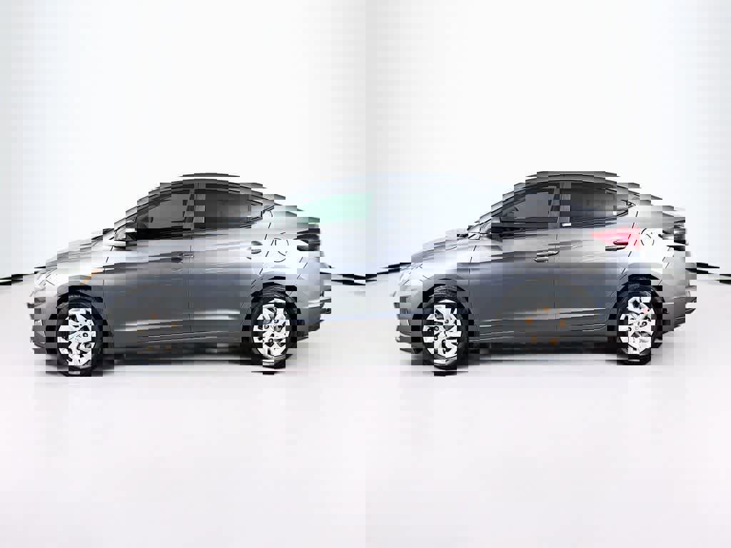 Used 2020 Hyundai Elantra SE w/ Cargo Package (C1) image 2