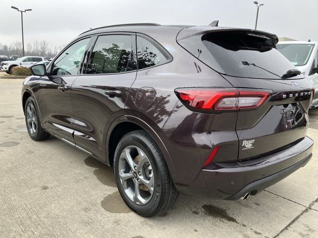 Certified 2023 Ford Escape ST-Line Select w/ Tech Pack #2 AWD/4WD image 4